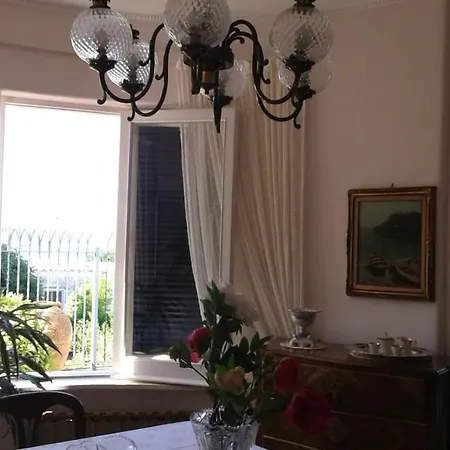 Augusta فندق مبيت وإفطار ايسكيا