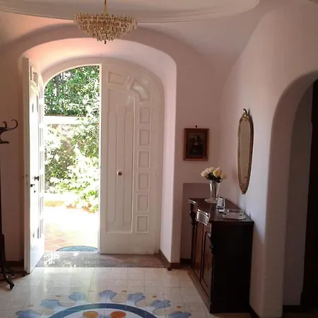 Augusta فندق مبيت وإفطار 3*