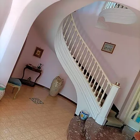Augusta Pensión 3*